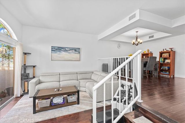 19932 Sherman Way B, Winnetka, CA 91306