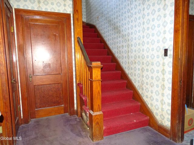 90 Cohoes Road, Colonie, NY 12189