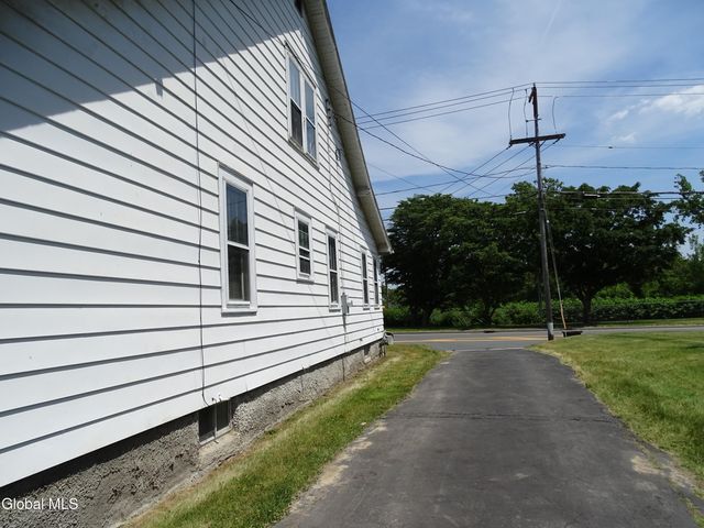 90 Cohoes Road, Colonie, NY 12189
