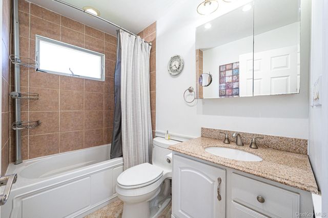 71 Hill Lane, Levittown, NY 11756