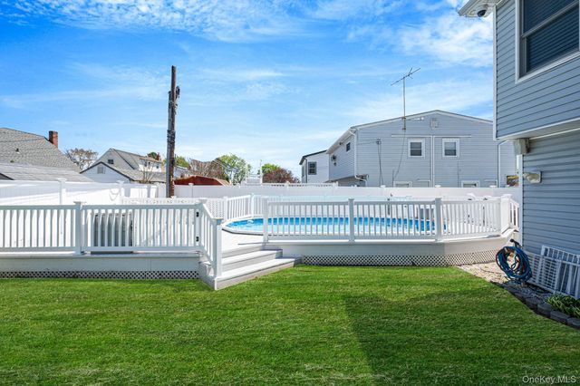 71 Hill Lane, Levittown, NY 11756