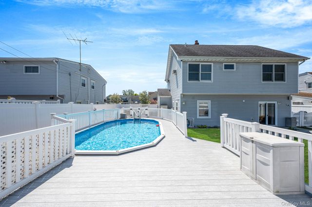 71 Hill Lane, Levittown, NY 11756