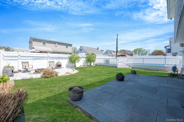 71 Hill Lane, Levittown, NY 11756