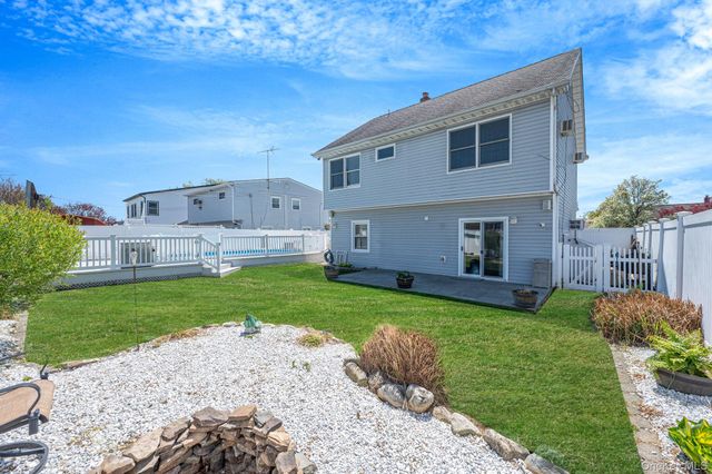 71 Hill Lane, Levittown, NY 11756