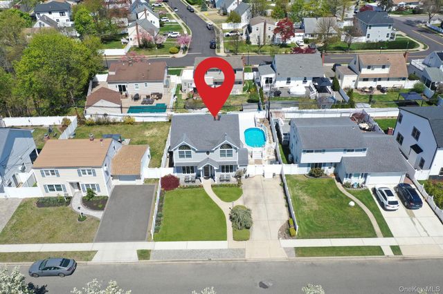 71 Hill Lane, Levittown, NY 11756