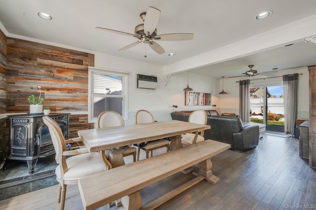 71 Hill Lane, Levittown, NY 11756