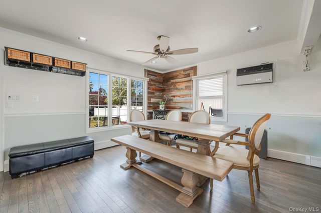 71 Hill Lane, Levittown, NY 11756