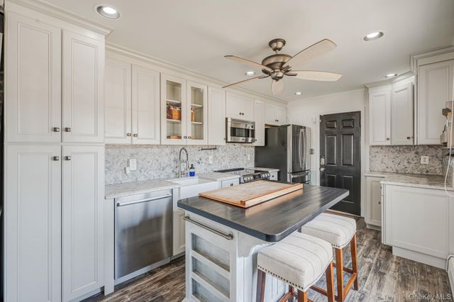 71 Hill Lane, Levittown, NY 11756