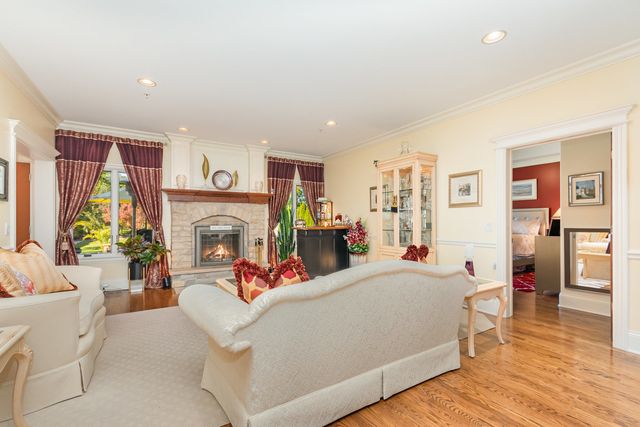 7706 Garden Lane, Justice, IL 60458