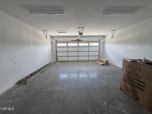 541 Larkins Farm Drive, Jonesborough, TN 37659