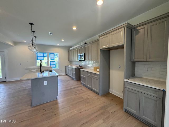 541 Larkins Farm Drive, Jonesborough, TN 37659