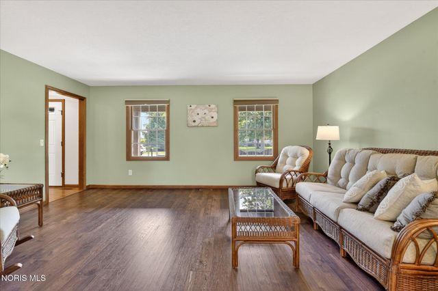 1106 Springcrest Drive, Waterville, OH 43566