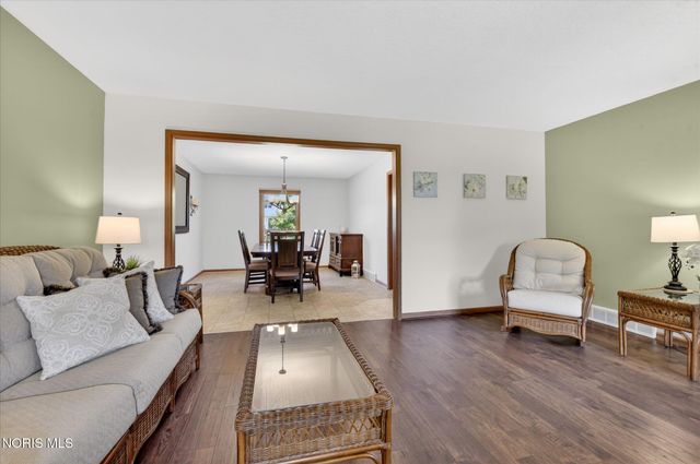 1106 Springcrest Drive, Waterville, OH 43566