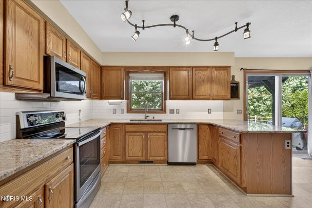 1106 Springcrest Drive, Waterville, OH 43566