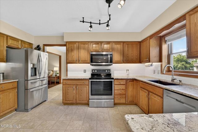 1106 Springcrest Drive, Waterville, OH 43566