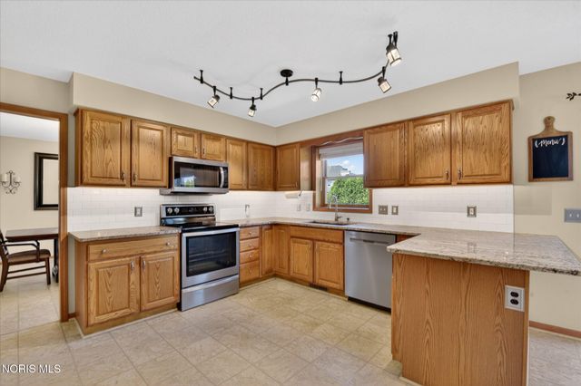 1106 Springcrest Drive, Waterville, OH 43566