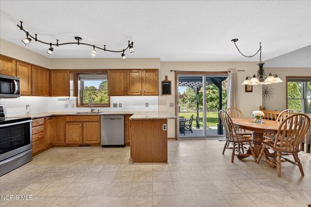 1106 Springcrest Drive, Waterville, OH 43566