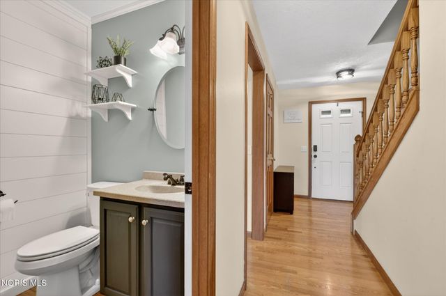 1106 Springcrest Drive, Waterville, OH 43566