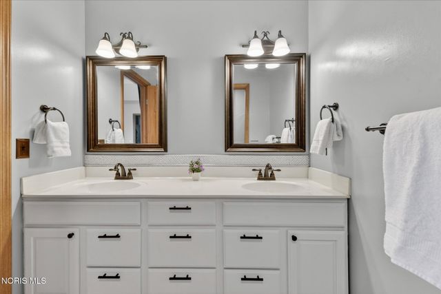 1106 Springcrest Drive, Waterville, OH 43566