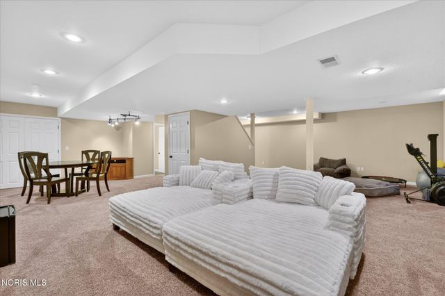 1106 Springcrest Drive, Waterville, OH 43566