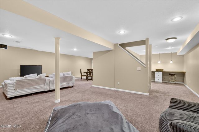 1106 Springcrest Drive, Waterville, OH 43566
