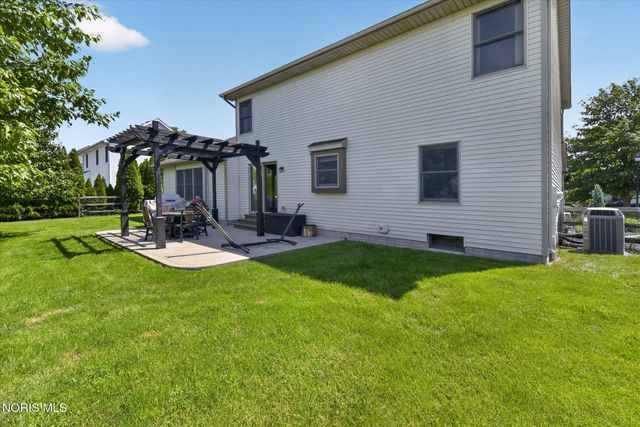 1106 Springcrest Drive, Waterville, OH 43566
