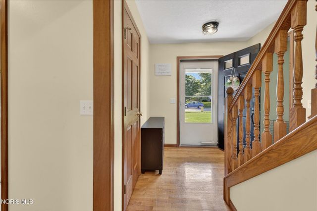 1106 Springcrest Drive, Waterville, OH 43566