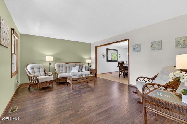1106 Springcrest Drive, Waterville, OH 43566