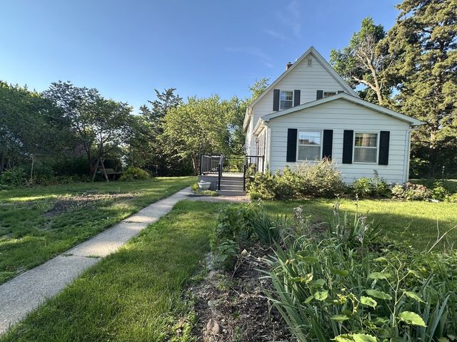 1615 W 15th Street, Davenport, IA 52804