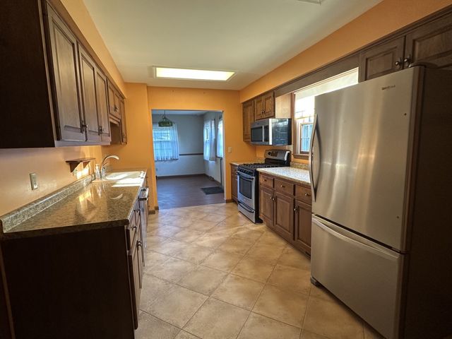 1615 W 15th Street, Davenport, IA 52804