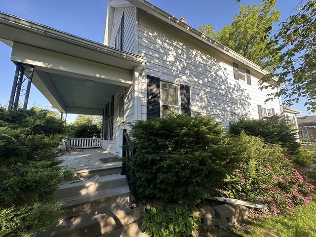 1615 W 15th Street, Davenport, IA 52804