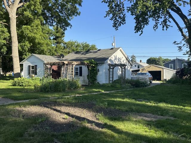 1615 W 15th Street, Davenport, IA 52804