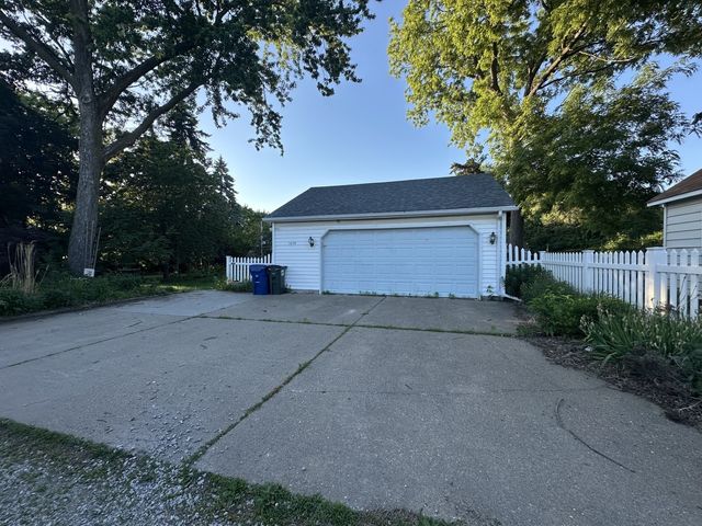 1615 W 15th Street, Davenport, IA 52804