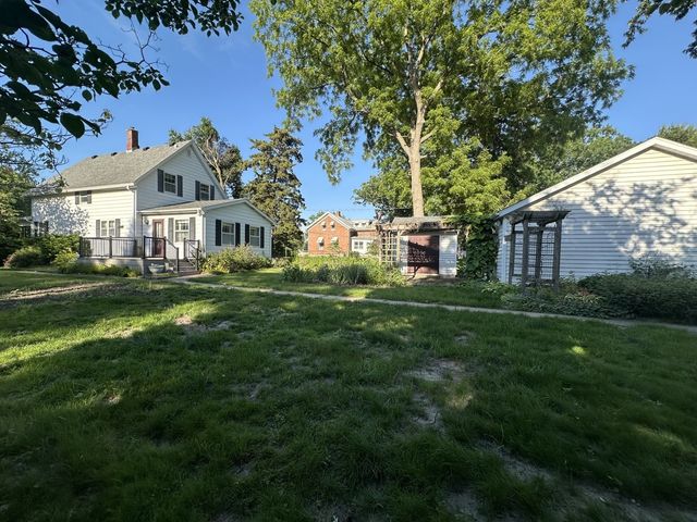 1615 W 15th Street, Davenport, IA 52804