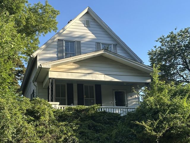 1615 W 15th Street, Davenport, IA 52804