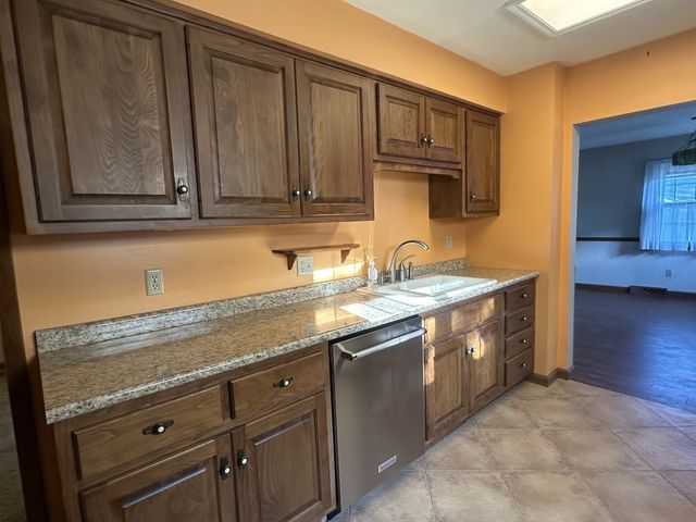 1615 W 15th Street, Davenport, IA 52804