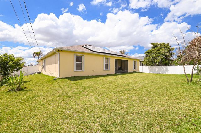 1961 SW Diamond Street, Port St. Lucie, FL 34953
