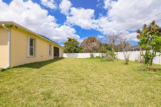 1961 SW Diamond Street, Port St. Lucie, FL 34953
