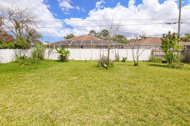 1961 SW Diamond Street, Port St. Lucie, FL 34953