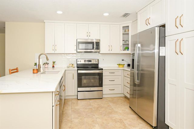 1961 SW Diamond Street, Port St. Lucie, FL 34953