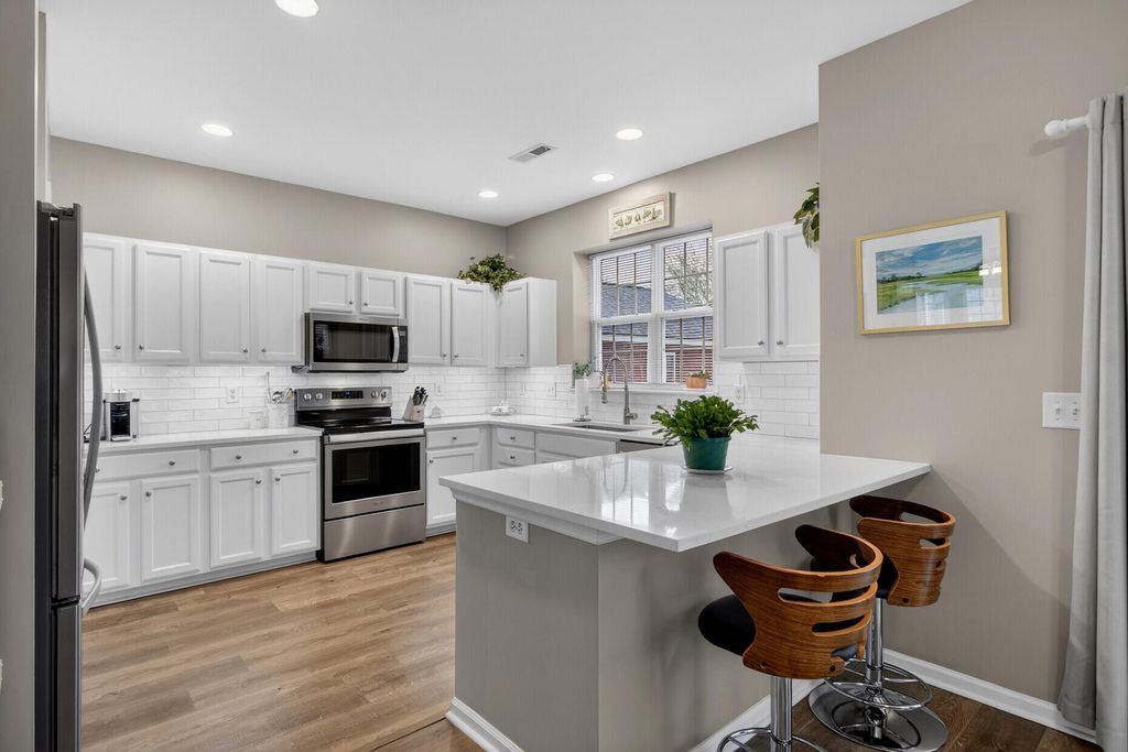 Image 15 of property listing at 8948 N Red Maple Circle, Summerville, SC 29485