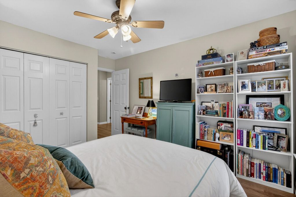 Image 27 of property listing at 8948 N Red Maple Circle, Summerville, SC 29485