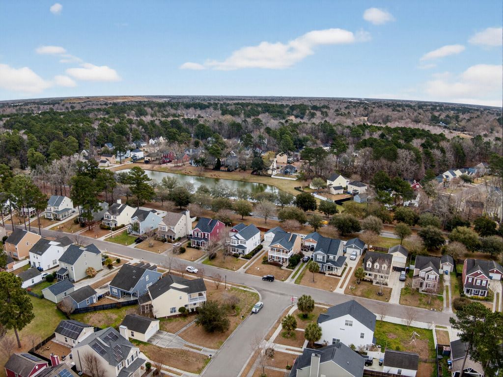 Image 39 of property listing at 8948 N Red Maple Circle, Summerville, SC 29485