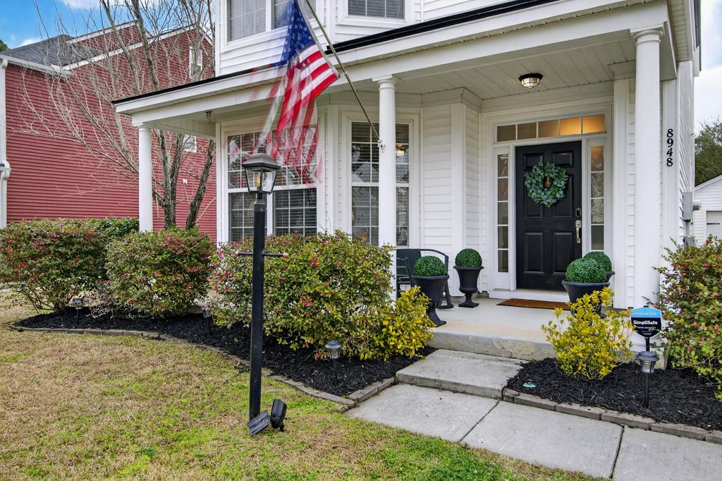 Image 4 of property listing at 8948 N Red Maple Circle, Summerville, SC 29485