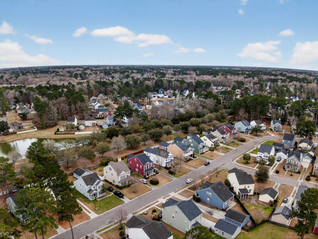 Image 45 of property listing at 8948 N Red Maple Circle, Summerville, SC 29485