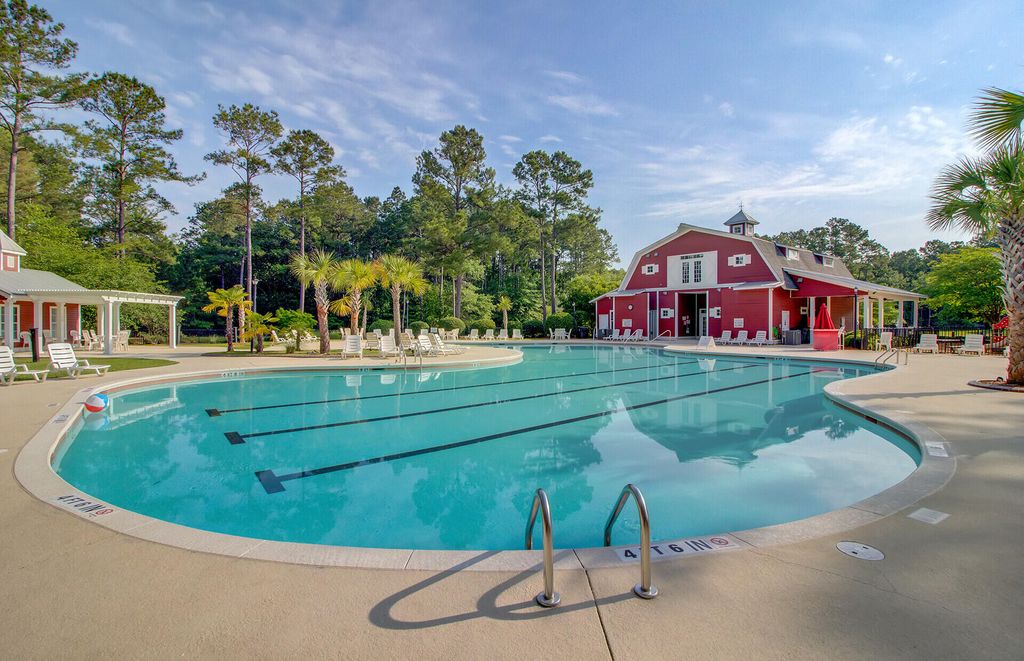 Image 54 of property listing at 8948 N Red Maple Circle, Summerville, SC 29485