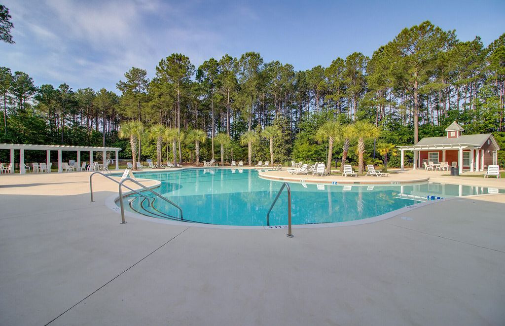 Image 57 of property listing at 8948 N Red Maple Circle, Summerville, SC 29485