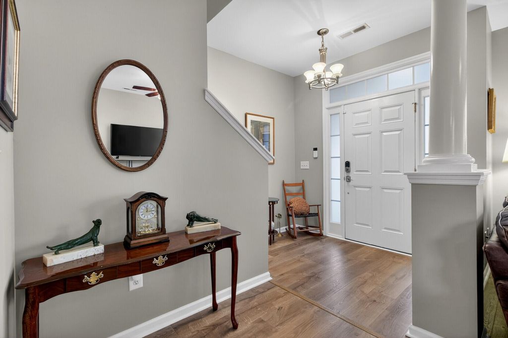 Image 6 of property listing at 8948 N Red Maple Circle, Summerville, SC 29485