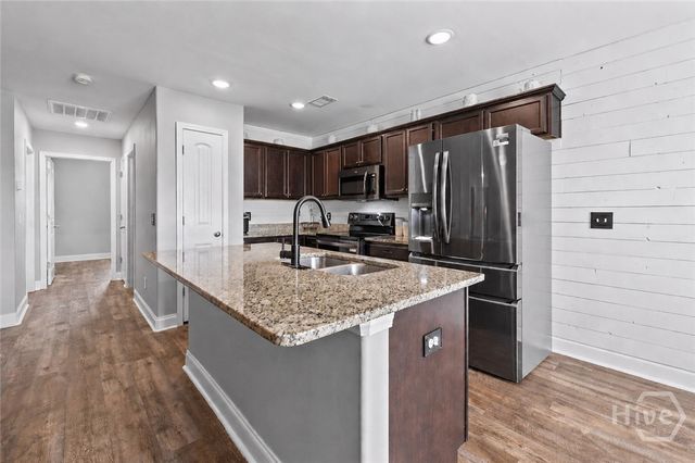 180 Bonnie Circle, Ellabell, GA 31308