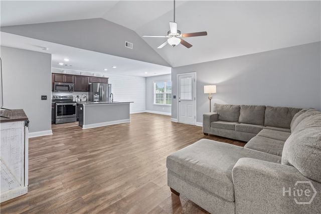180 Bonnie Circle, Ellabell, GA 31308